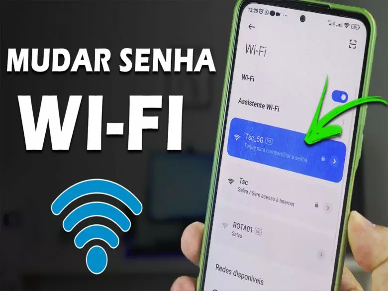 Celular acessando painel do roteador para mudar senha Wi-Fi