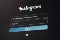 Tela de recuperação de conta Instagram hackeada mostrando verificação de segurança