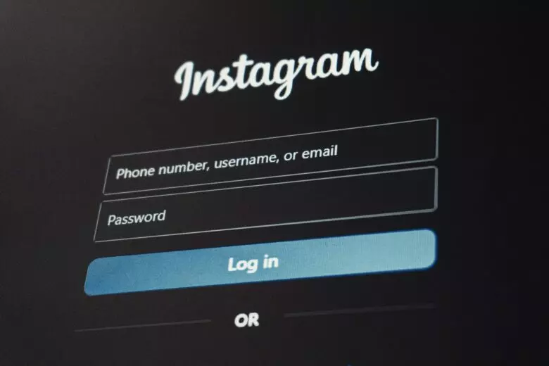 Tela de recuperação de conta Instagram hackeada mostrando verificação de segurança